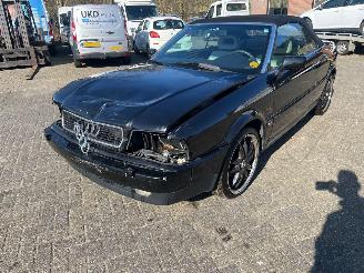 Auto incidentate Audi 90 2.8 V6.  AUTOMAAT. 44000 milles. !!! 1995/7