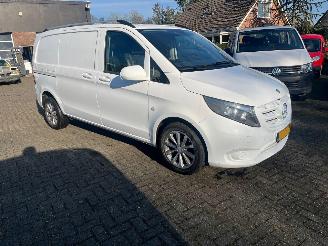 krockskadad bil bedrijf Mercedes Vito 109 CDI FUCTIONAL LANG LEER AIRCO  !! 2015/9