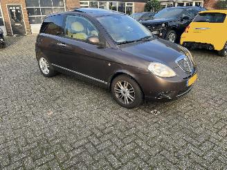 skadebil auto Lancia Ypsilon LIMITED EDITION. 2010/9