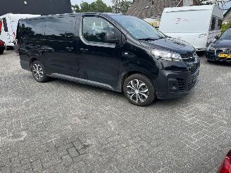 krockskadad bil auto Opel Vivaro Zafira 2.0 CDTI L2 H1 9 persoons 2022/11