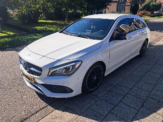 Vaurioauto  passenger cars Mercedes Cla-klasse 180 ambition automaat 2017/3