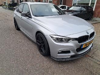damaged passenger cars BMW 3-serie 320i high executive automaat 2017/5