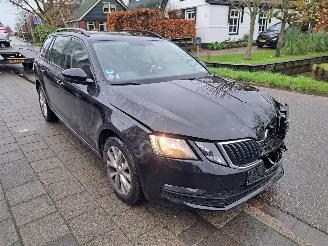Voiture accidenté Skoda Octavia 1.4 tsi automaat 2018/6