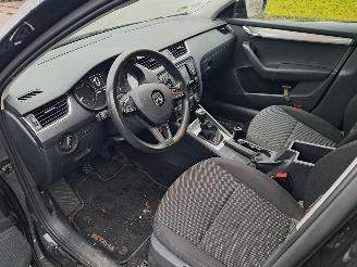Skoda Octavia 1.2 tsi ambition picture 3