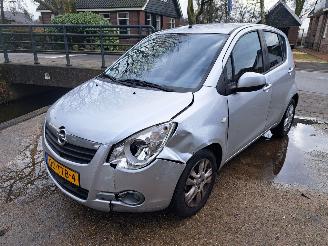 Vaurioauto  passenger cars Opel Agila 1.0i 2012/3