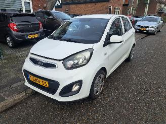 Unfallwagen Kia Picanto 1.0 cvvt 2014/1