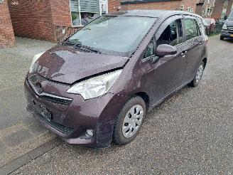 Schadeauto Toyota Verso S 1.3i comfort 2014/2
