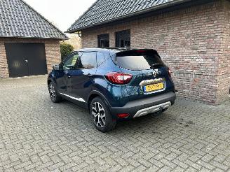 Vaurioauto  passenger cars Renault Captur 1.3 TCe 150PK INTENSE AUTOMAAT NAVI 2019/4