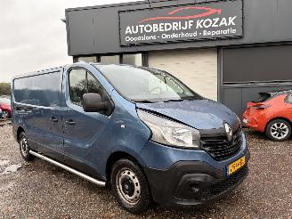 krockskadad bil bedrijf Renault Trafic 1.6 dCi L2H1 Comfort Energy AIRCO NAVI CRUISE 2017/4