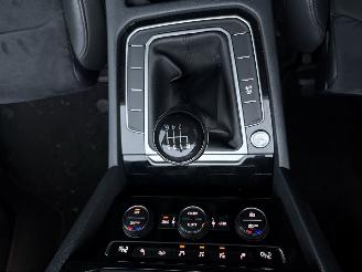 Volkswagen Passat 1.6 TDI Highline Airco NAVI Cruise PDC picture 19