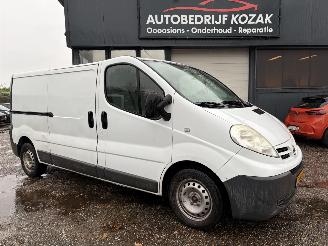krockskadad bil bedrijf Nissan Primastar 2.0 dCi L1H1 2007/10