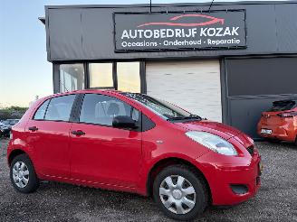 skadebil auto Toyota Yaris 1.0 VVTi Acces AIRCO 5drs NIEUWE APK 2010/4