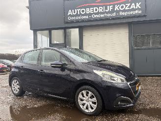 krockskadad bil auto Peugeot 208 1.0 Pure Tech Access AIRCO PDC CRUISE 2016/3
