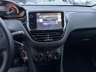 Peugeot 208 1.0 Pure Tech Access AIRCO PDC CRUISE picture 16