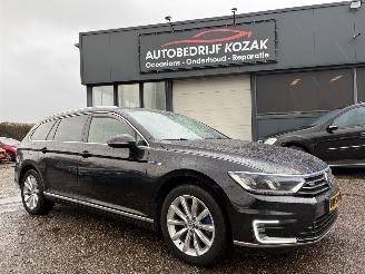 Avarii autoturisme Volkswagen Passat 1.4 TSI GTE Highline AUTOMAAT NAVI PDC 2015/10