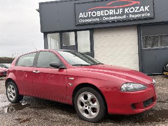 Käytettyjen passenger cars Alfa Romeo 147 1.6 T.Spark Distinctive AIRCO LEDER 2005/6