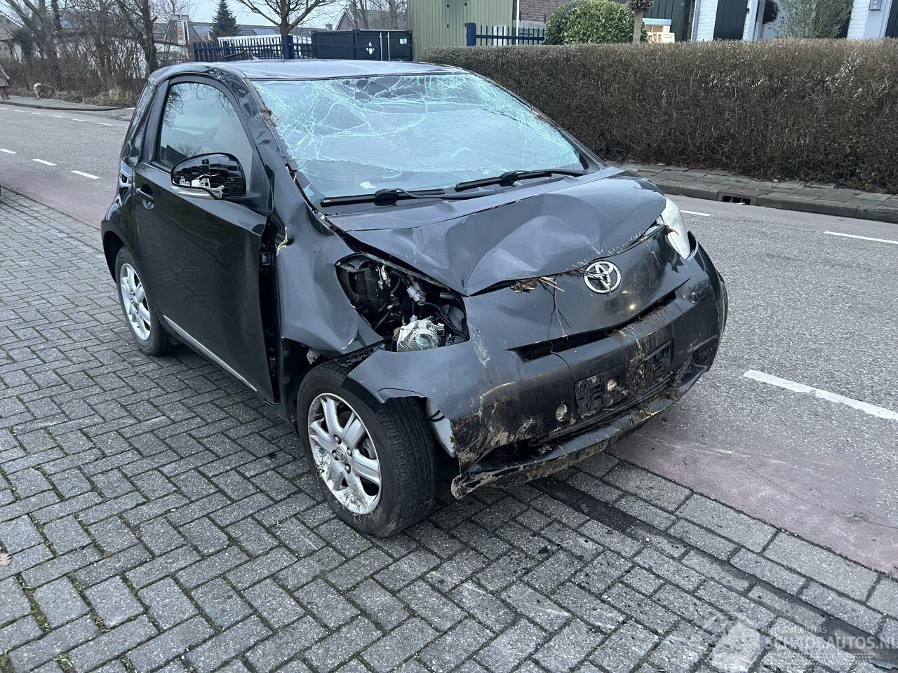 Toyota iQ 1.0-12V