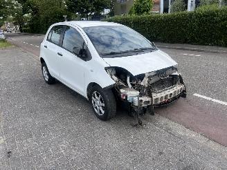 Uttjänta bilar auto Toyota Yaris 1.0-12V 2011/1
