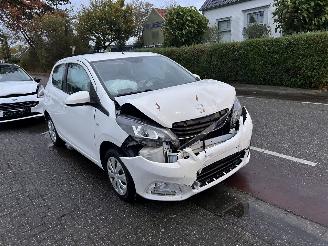 krockskadad bil auto Peugeot 108 1.0-12V 2016/4