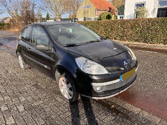 Schadeauto Renault Clio 1.4-16V 2006/11