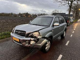 krockskadad bil auto Hyundai Tucson 2.0-16V CVVT 4x2 2005/7