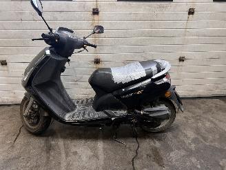 Schade scooter Peugeot  Vivacity Basic 2016/7