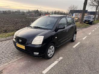 Kia Picanto 1.0-12V picture 2