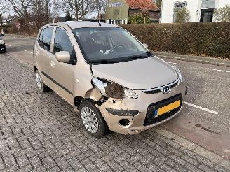 damaged passenger cars Hyundai I-10 1.2i-16V 2009/3