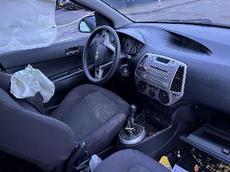 Hyundai I-20 1.2-16V Dynamic Version picture 5