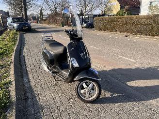 damaged scooters Vespa  LX 50 Snor 2013/6