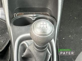 Peugeot 108 108, Hatchback, 2014 1.0 12V VVT-i picture 13