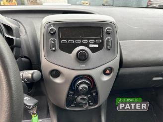 Peugeot 108 108, Hatchback, 2014 1.0 12V VVT-i picture 12