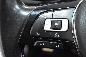 Volkswagen Passat  picture 31