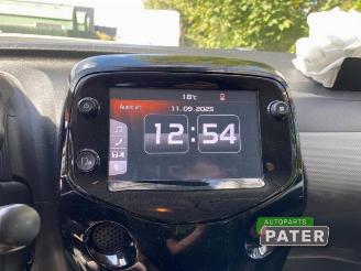 Peugeot 108 108, Hatchback, 2014 1.0 12V VVT-i picture 9