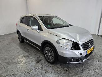 damaged passenger cars Suzuki SX4 S-CROSS 1.6 EXCLUSIVE 2014/9