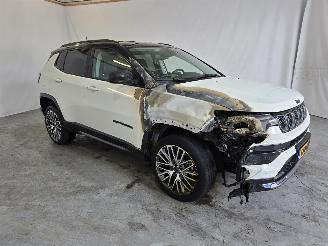 krockskadad bil auto Jeep Compass 4xe 240 Hybrid Summit 2024/7