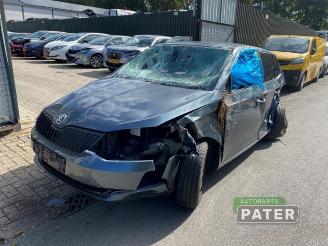 Coche siniestrado Skoda Fabia Fabia III (NJ3), Hatchback 5-drs, 2014 / 2021 1.0 12V 2017/8