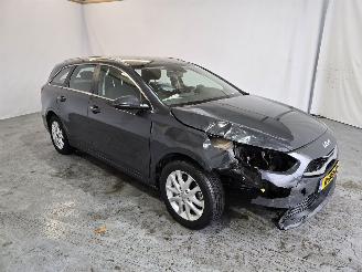 Voiture accidenté Kia Ceed 1.0 T-GDi Dynamic Line 2022/12
