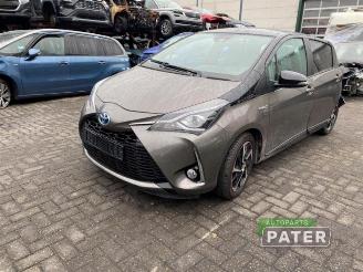 Vrakbiler auto Toyota Yaris Yaris III (P13), Hatchback, 2010 / 2020 1.5 16V Hybrid 2020/6
