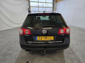 Volkswagen Passat 2.0 FSI Highline Business picture 6