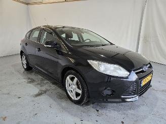 Coche accidentado Ford Focus 1.0 EcoBoost Trend 2013/4