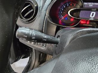 Renault Clio 0.9 TCe Limited picture 25