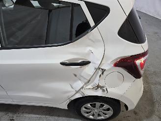 Hyundai I-10 1.0i i-Motion picture 9