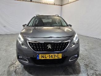 Peugeot 2008 1.2 PureTech Active picture 2