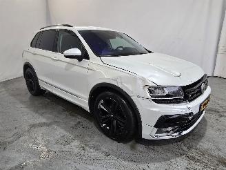 damaged passenger cars Volkswagen Tiguan 1.4 TSI 4Motion Highline 2018/2