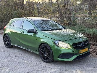 krockskadad bil auto Mercedes A-klasse a180 AMG Night Edition Pano 2016/10