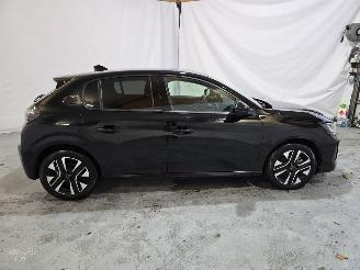 Peugeot 208 1.2 PureTech 100 Allure picture 8