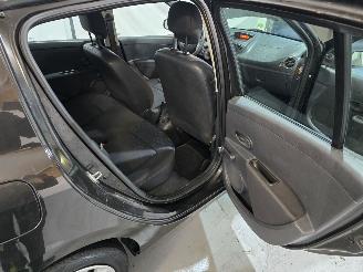 Renault Clio 1.2-16V Special Line picture 14