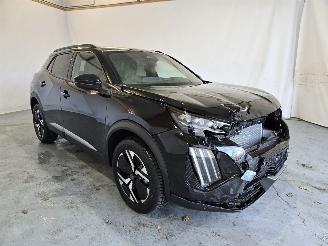 Schadeauto Peugeot 2008 1.2 Hybrid 145 GT 2025/11
