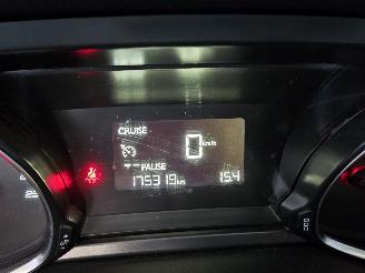 Peugeot 308 1.2 PureTech Blue Lease Executive picture 21